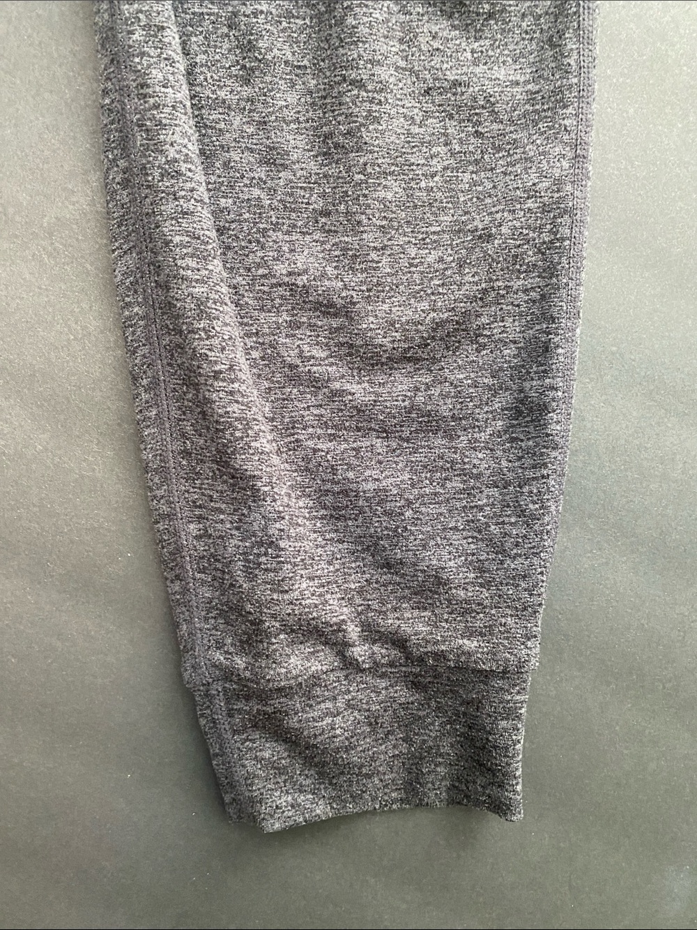 Vuori Gray Joggers Size Small - Picture 4 of 5